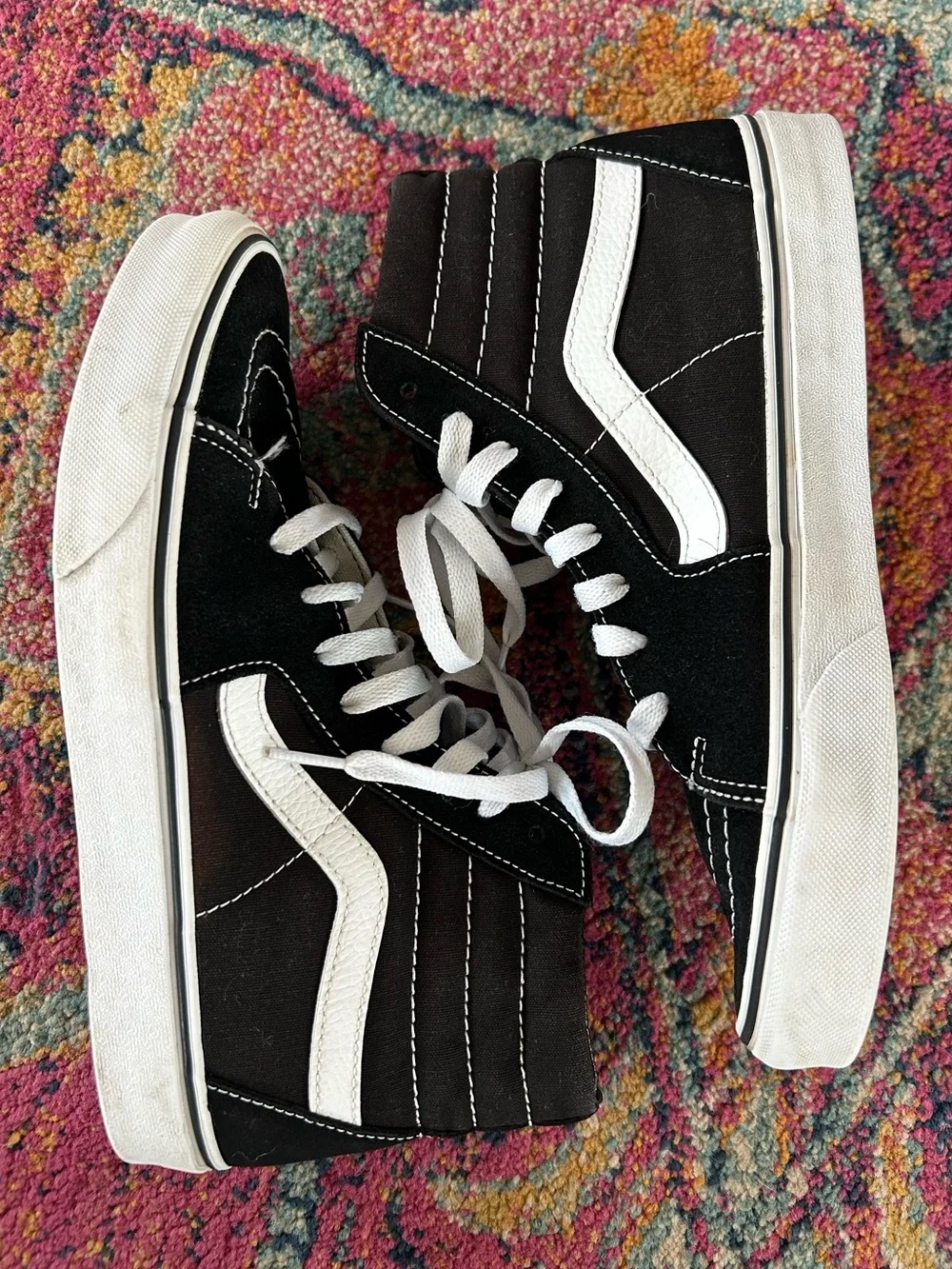 Vans | Unisex Black/White Suede/Canvas High-Top Sk8-Hi Lace Up Sneakers M7.5 W9